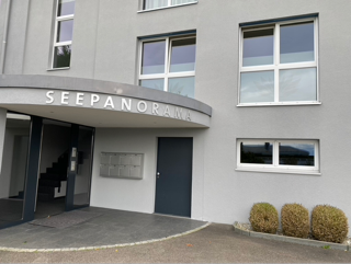 Der Hauseingang Seepanorama, in dem das Studio liegt
